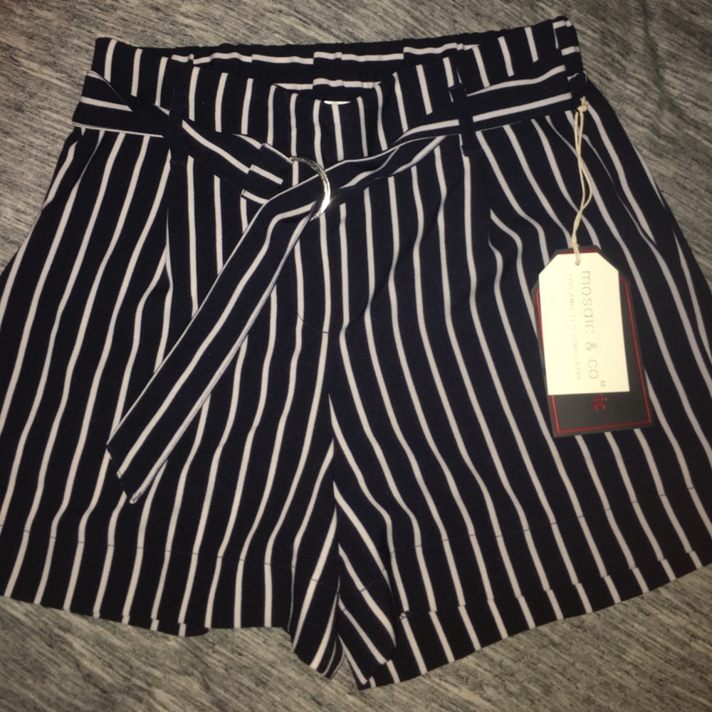 Fashion nova Stripped shorts with belt